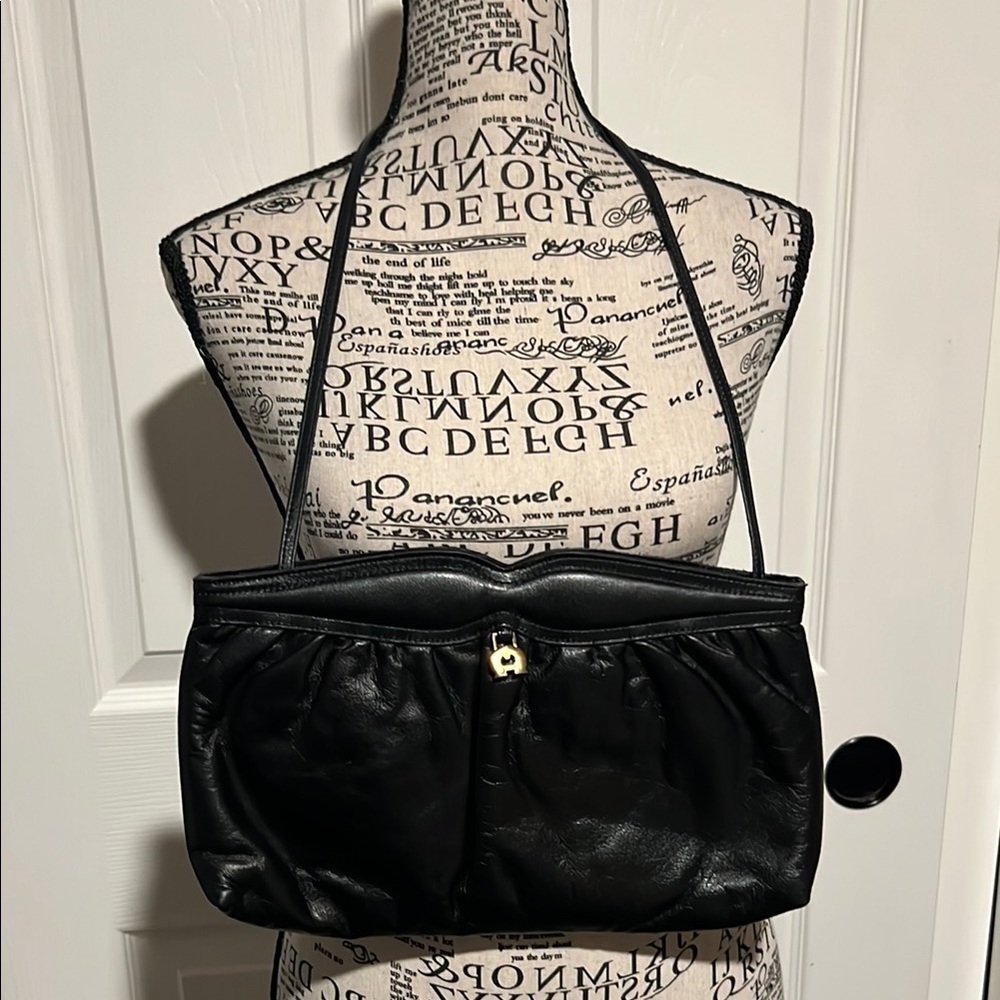 Etienne Aigner Black Leather Shoulder Bag Classic Design